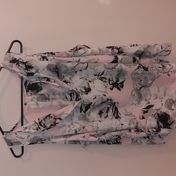 Super Cute Sioni Blouse ❤️ - Picture 5 of 6